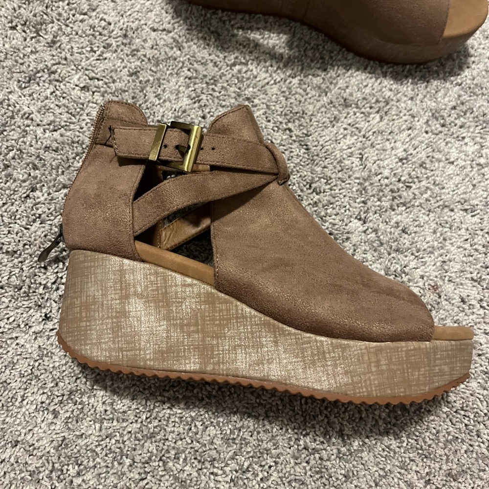 Corkys wedge